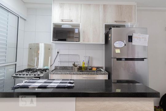 Cozinha de apartamento para alugar com 1 quarto, 40m² em Bela Vista, São Paulo