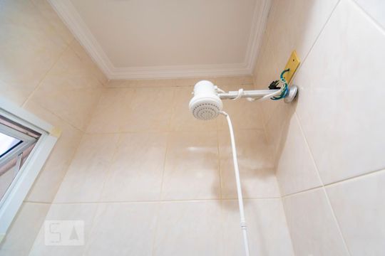 Chuveiro  de apartamento para alugar com 2 quartos, 66m² em Vila Alzira, Santo André