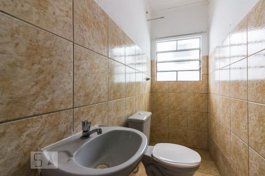Banheiro de casa para alugar com 1 quarto, 20m² em Vila Santa Maria, São Paulo