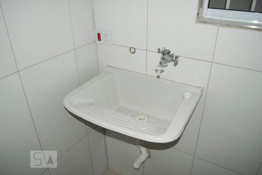 ÁREA DE SERVIÇO de apartamento para alugar com 2 quartos, 60m² em Parque Peruche, São Paulo