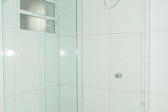 BANHEIRO de apartamento para alugar com 2 quartos, 60m² em Parque Peruche, São Paulo