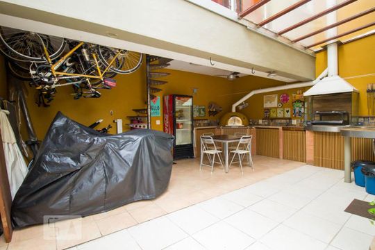 Quintal  de casa à venda com 4 quartos, 286m² em Vila Deodoro, São Paulo