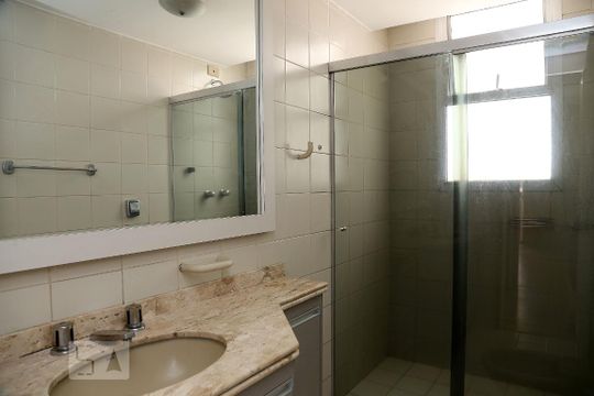 Banheiro Social de apartamento para alugar com 3 quartos, 160m² em Jardim Ampliação, São Paulo
