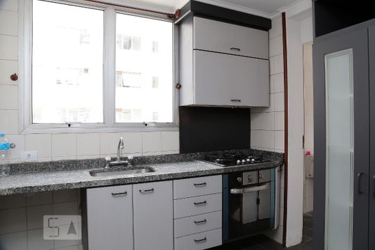 Cozinha de apartamento para alugar com 3 quartos, 160m² em Jardim Ampliação, São Paulo