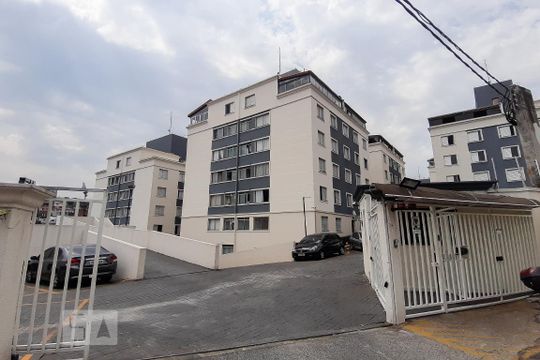 Fachada de apartamento para alugar com 3 quartos, 60m² em Vila Zat, São Paulo