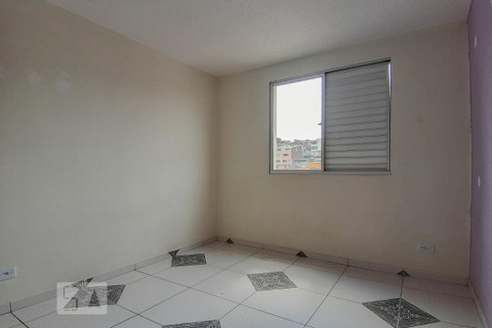 Quarto 3 de apartamento para alugar com 3 quartos, 60m² em Vila Zat, São Paulo