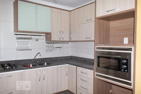 Cozinha de apartamento para alugar com 2 quartos, 70m² em Centro Histórico, Porto Alegre