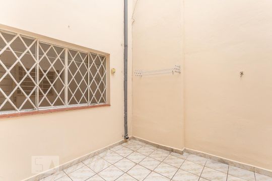 Quintal de casa à venda com 3 quartos, 200m² em Vila Romana, São Paulo