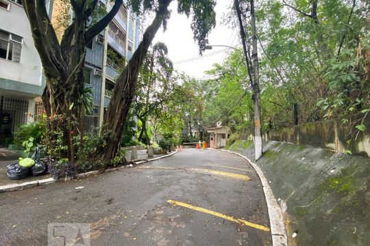 Vista da Rua de apartamento à venda com 1 quarto, 50m² em Vila Isabel, Rio de Janeiro