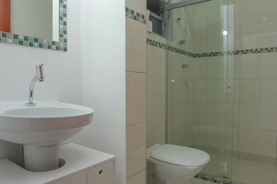 Banheiro Social de apartamento à venda com 1 quarto, 50m² em Vila Isabel, Rio de Janeiro
