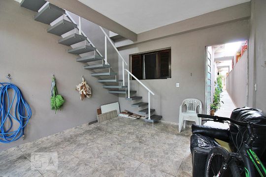 Garagem de casa à venda com 4 quartos, 220m² em Alves Dias, São Bernardo do Campo
