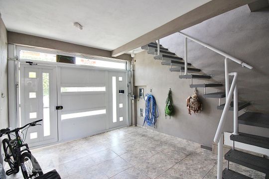 Garagem de casa à venda com 4 quartos, 220m² em Alves Dias, São Bernardo do Campo