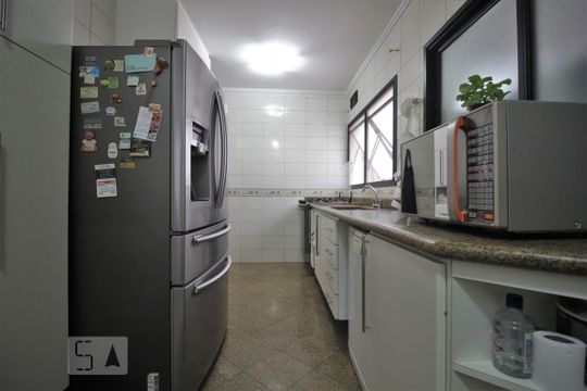 Cozinha de apartamento à venda com 4 quartos, 158m² em Real Parque, São Paulo