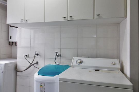 Área de Serviço de apartamento à venda com 4 quartos, 158m² em Real Parque, São Paulo