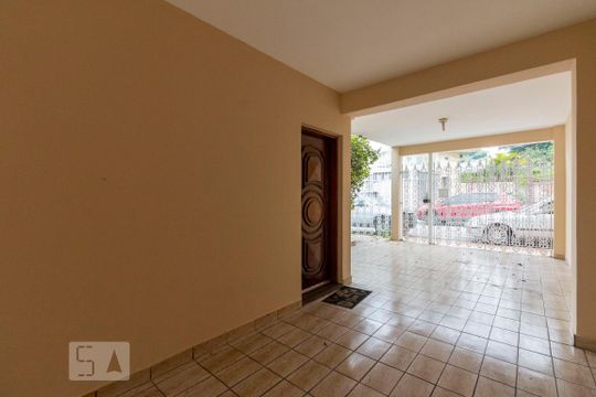 Garagem de casa para alugar com 3 quartos, 180m² em Jardim Itapemirim, São Paulo