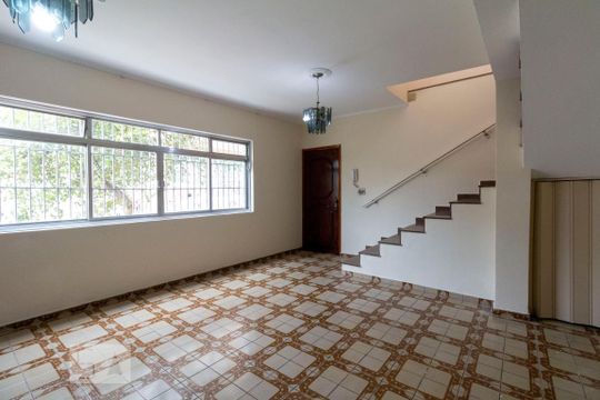Casa para alugar com 3 quartos, 180m² em Jardim Itapemirim, São Paulo