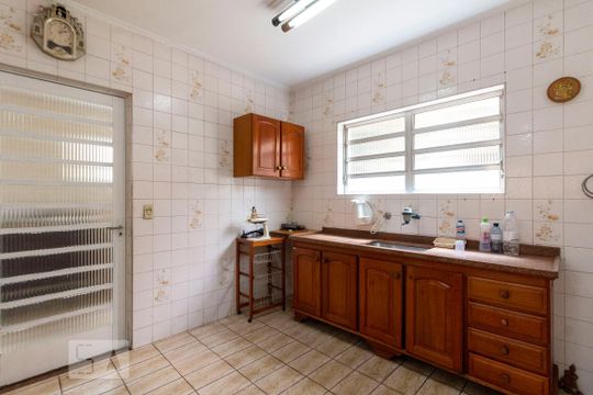 Cozinha de casa para alugar com 3 quartos, 180m² em Jardim Itapemirim, São Paulo