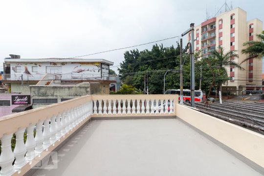 Varanda  de casa para alugar com 3 quartos, 180m² em Jardim Itapemirim, São Paulo