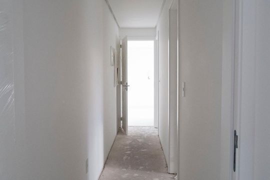 Corredor de apartamento à venda com 3 quartos, 318m² em Vila Assunção, Porto Alegre