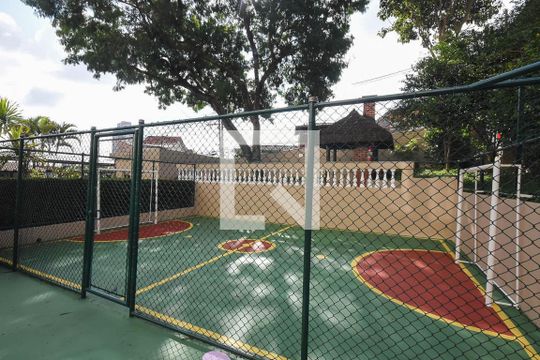 Quadra de apartamento para alugar com 2 quartos, 56m² em Jardim Umarizal, São Paulo
