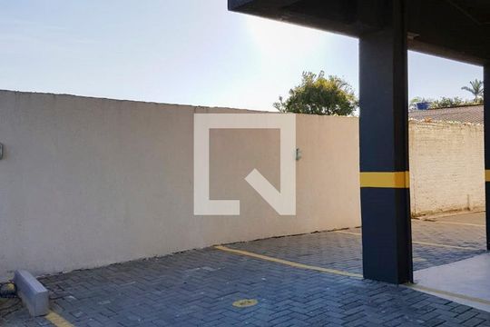 Estacionamento de apartamento para alugar com 2 quartos, 75m² em Niterói, Canoas