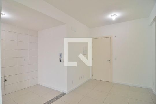 Sala de apartamento para alugar com 2 quartos, 75m² em Niterói, Canoas
