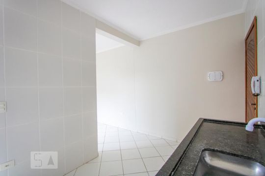 Cozinha de apartamento para alugar com 2 quartos, 48m² em Jardim Utinga, Santo André