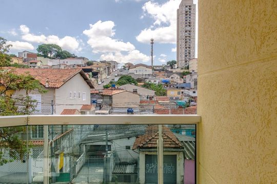 Vista da suíte  de casa à venda com 2 quartos, 96m² em Vila Catupia, São Paulo