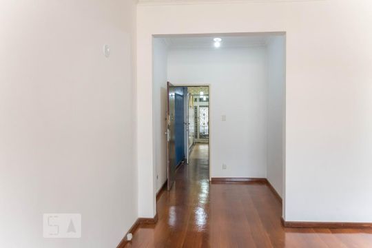 Sala de apartamento para alugar com 2 quartos, 100m² em Vila Isabel, Rio de Janeiro