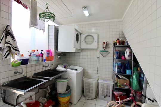 Lavanderia de casa para alugar com 4 quartos, 348m² em Cidade Monções, São Paulo