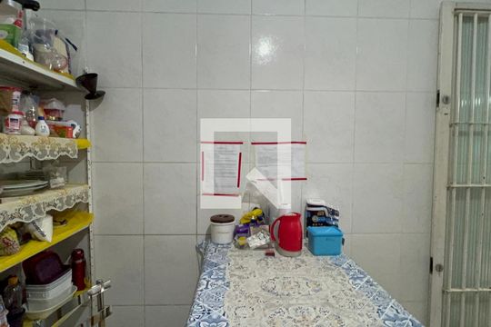 Cozinha 2 de casa para alugar com 8 quartos, 320m² em Pinheiros, São Paulo