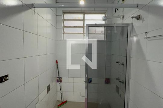 Banheiro Social de casa para alugar com 8 quartos, 320m² em Pinheiros, São Paulo