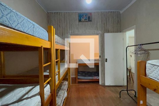 Quarto de casa para alugar com 8 quartos, 320m² em Pinheiros, São Paulo