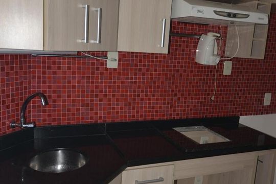 Cozinha de apartamento para alugar com 1 quarto, 40m² em Copacabana, Rio de Janeiro