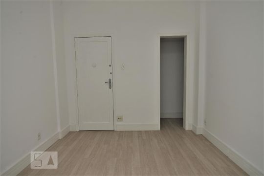 Sala de apartamento para alugar com 1 quarto, 40m² em Copacabana, Rio de Janeiro