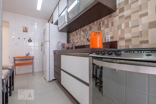 Cozinha de apartamento para alugar com 2 quartos, 76m² em Paraíso, São Paulo