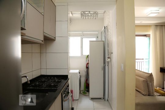 Cozinha de apartamento para alugar com 2 quartos, 48m² em Vila Andrade, São Paulo