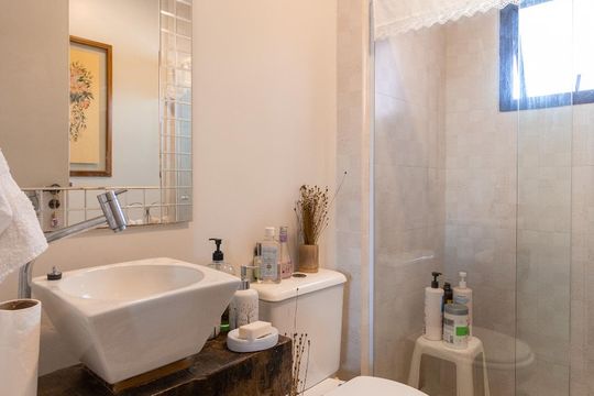 Banheiro Social de apartamento à venda com 2 quartos, 179m² em Mirandópolis, São Paulo