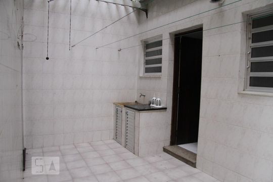 Lavanderia de casa à venda com 3 quartos, 250m² em Vila Antonieta, São Paulo