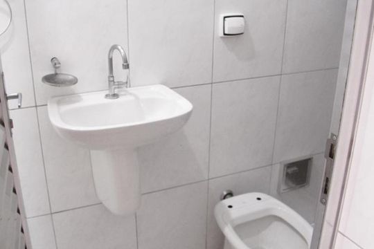 Banheiro Edicula de casa à venda com 3 quartos, 250m² em Vila Antonieta, São Paulo