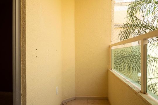 Sacada da Sala - térreo de apartamento para alugar com 2 quartos, 120m² em Mansões Santo Antônio, Campinas