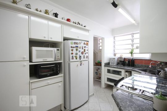 Cozinha de casa de condomínio à venda com 5 quartos, 245m² em Vila Moraes, São Paulo