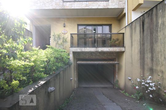 Fachada de casa à venda com 4 quartos, 435m² em Jardim Santa Emília, São Paulo