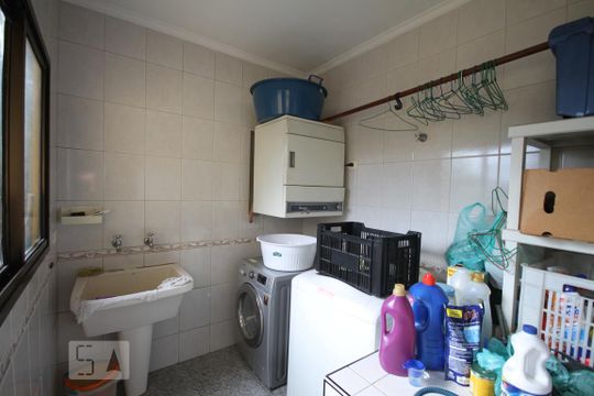 Área de Serviço de casa à venda com 4 quartos, 435m² em Jardim Santa Emília, São Paulo