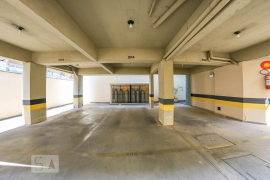 Garagem de apartamento para alugar com 2 quartos, 60m² em Padre Eustáquio, Belo Horizonte