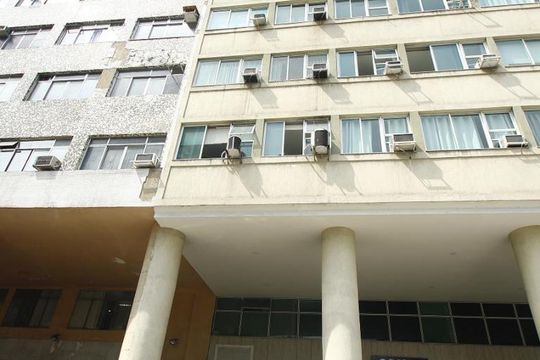 Fachada do Prédio de apartamento para alugar com 1 quarto, 48m² em Centro, Rio de Janeiro