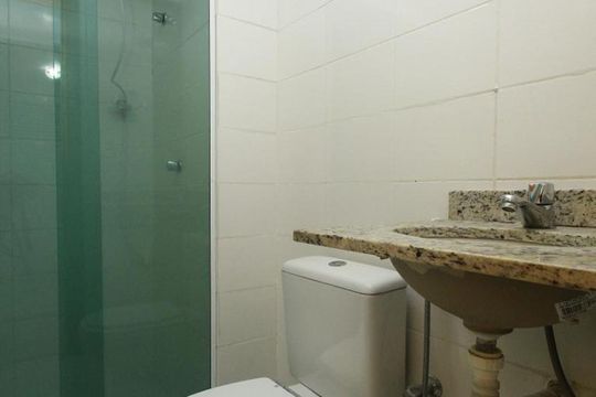 Banheiro de apartamento para alugar com 1 quarto, 48m² em Centro, Rio de Janeiro