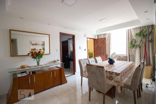 Sala de Jantar de casa à venda com 2 quartos, 200m² em Anhangabaú, Jundiaí