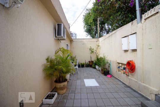 Quintal de casa à venda com 2 quartos, 200m² em Anhangabaú, Jundiaí