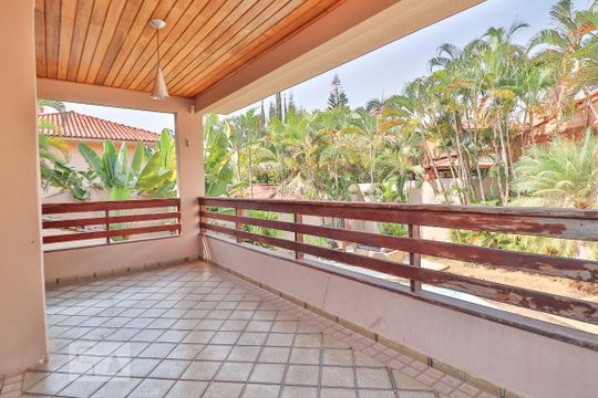 Varanda do quarto 2 de casa para alugar com 4 quartos, 420m² em Setor Sul, Goiânia